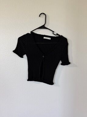 Diva Black Ribbed V-Neck Short Sleeve Crop Top